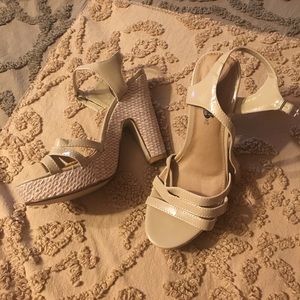 Adorable 6/7 Rue 21 sandals