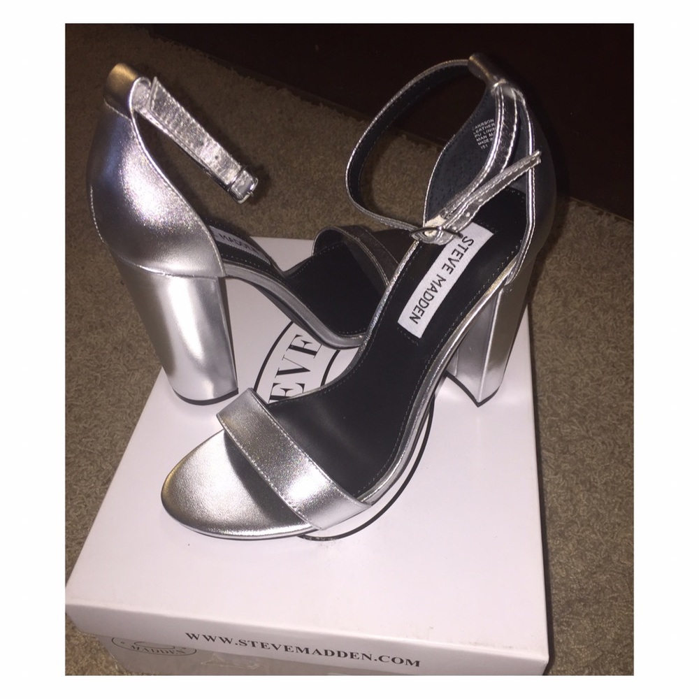 NWT • Steve Madden Carrson Heels