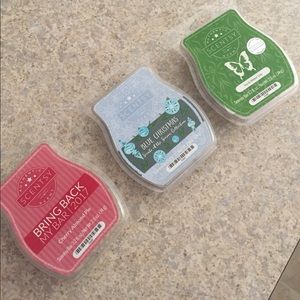 3 Scentsy bars