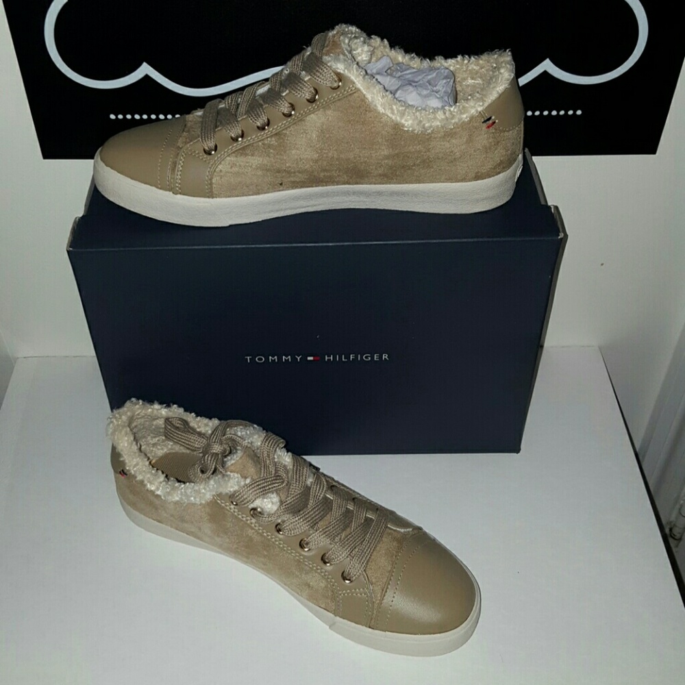 *SOLD* NEW TOMMY HILFIGER IRINA SNEAKERS