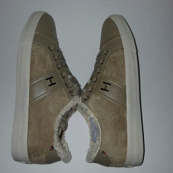 *SOLD* NEW TOMMY HILFIGER IRINA SNEAKERS - Picture 6 of 8
