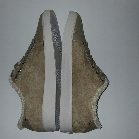 *SOLD* NEW TOMMY HILFIGER IRINA SNEAKERS - Picture 7 of 8