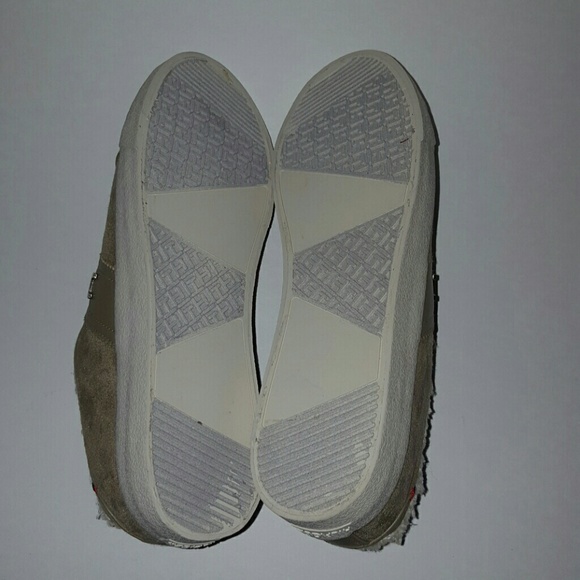 *SOLD* NEW TOMMY HILFIGER IRINA SNEAKERS - Picture 8 of 8