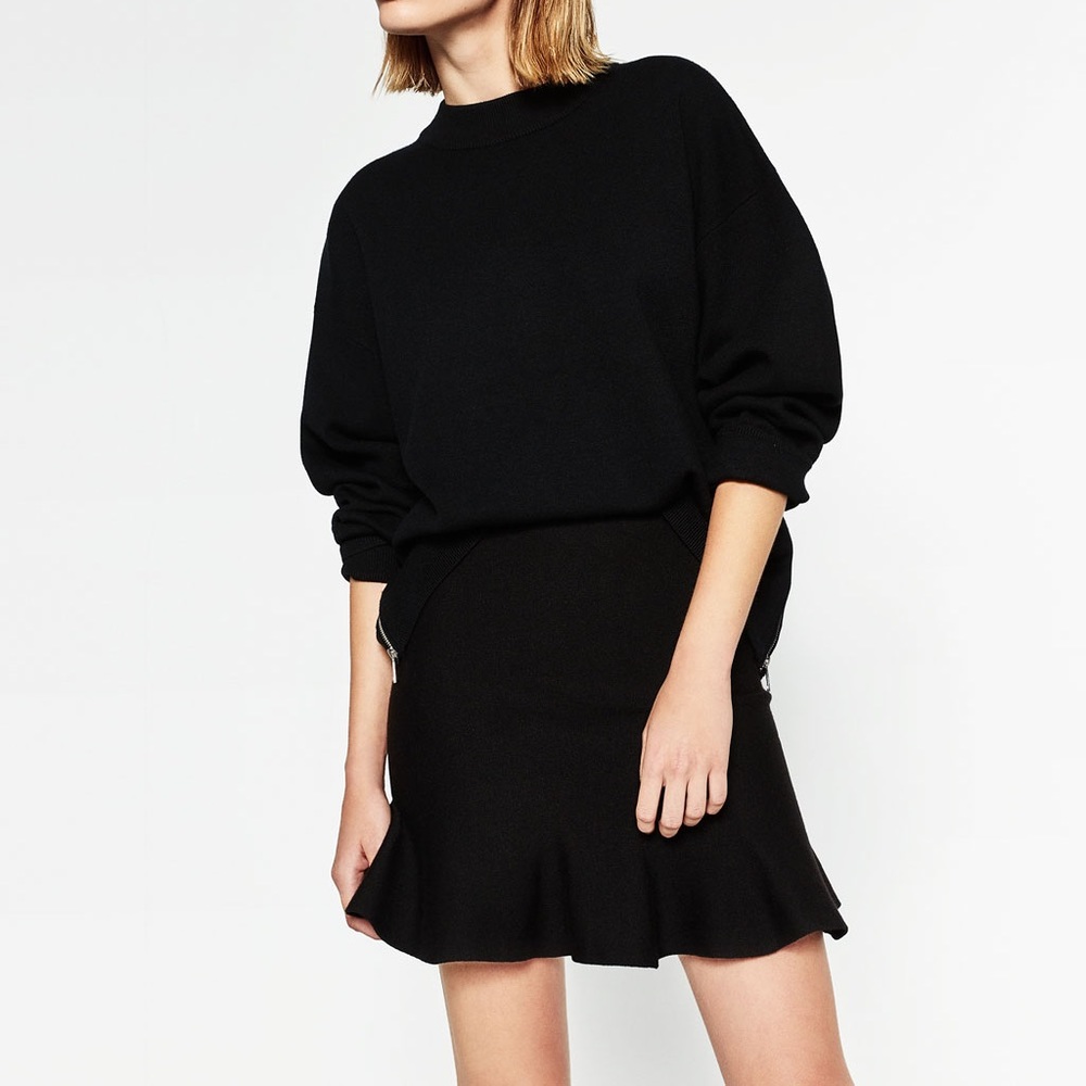 ✨Zara Basic Ruffle Mini Skirt XS✨