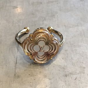 Louis Vuitton "a la folie" ring