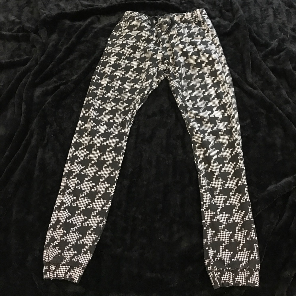 Black and white patterned pants