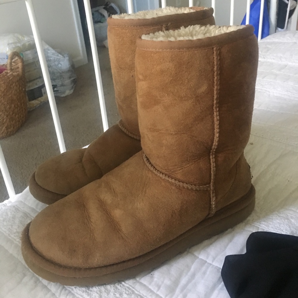 Classic tan uggs