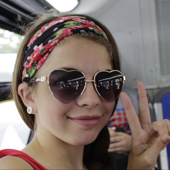 Meet your Posher, Lydia - Picture 1 of 1