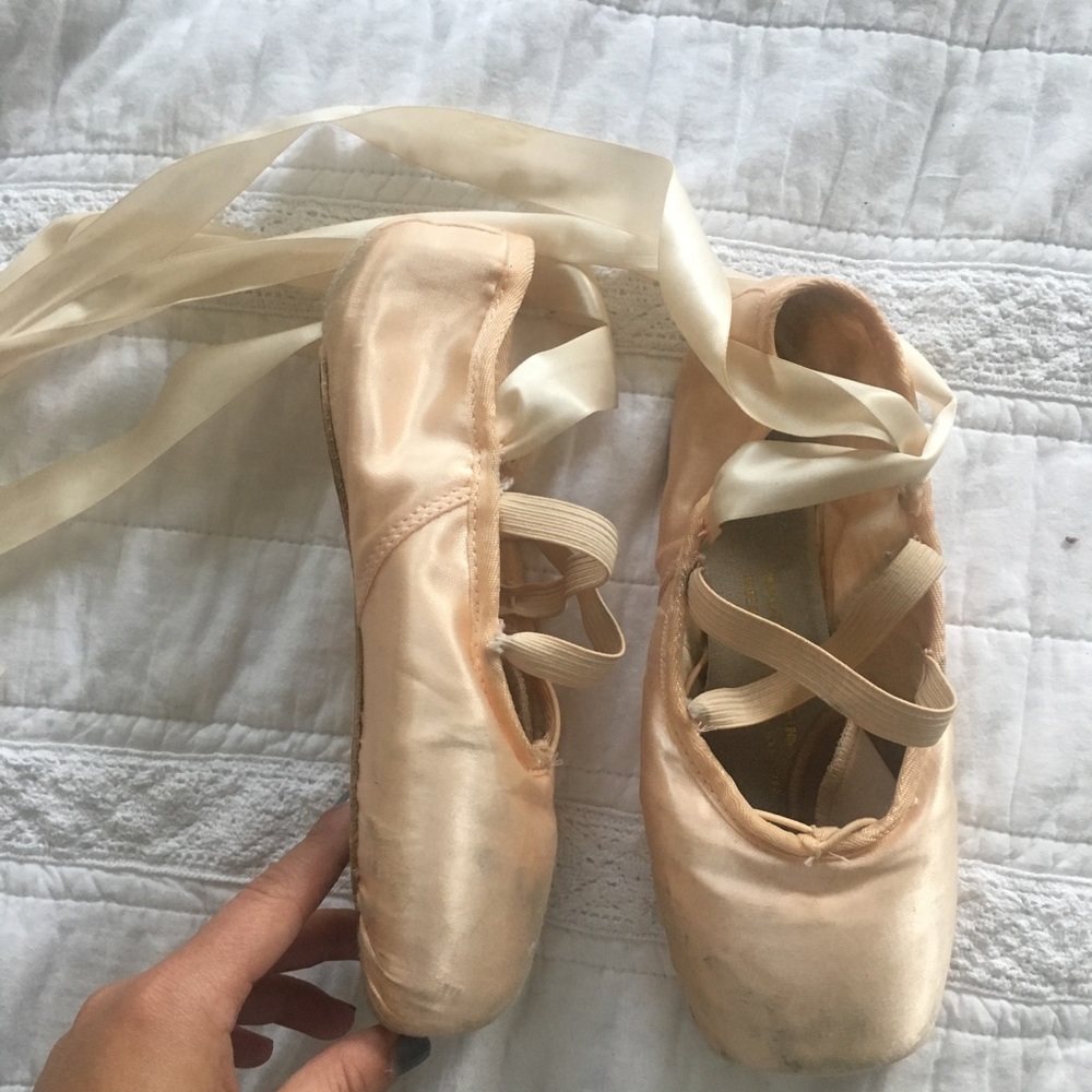 BLOCH pointe shoes