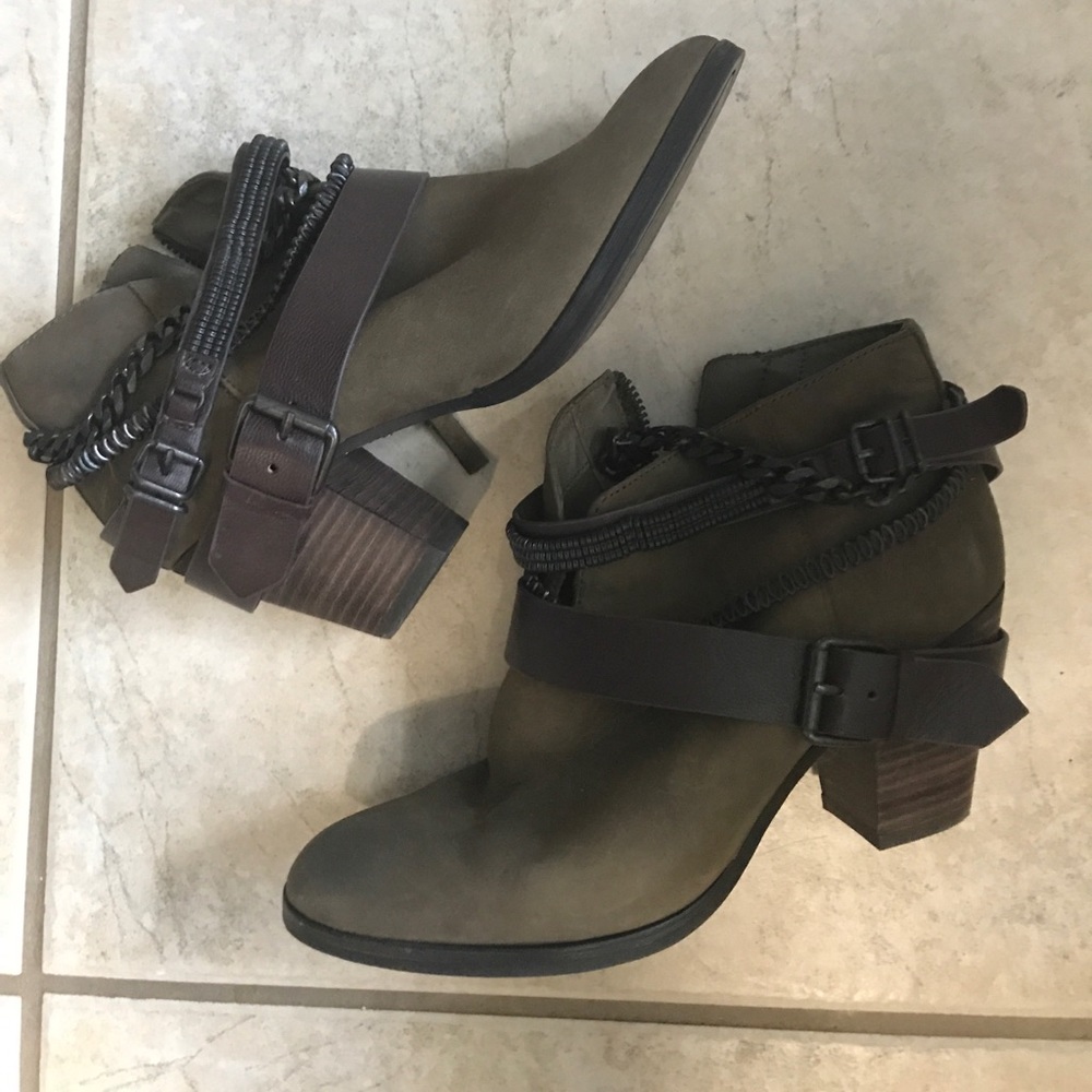 Dolce Vita booties