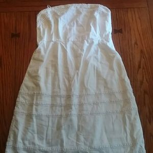 White strapless dress