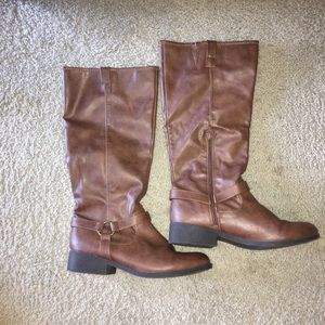 Brown fashion boots