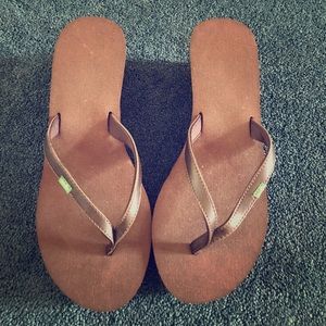SANUK Brown wedge sandals flip flops NEW 8/39
