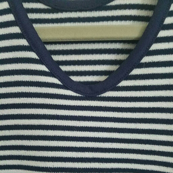 💗 Navy Blue & white Striped Tank 👌 - Picture 3 of 3