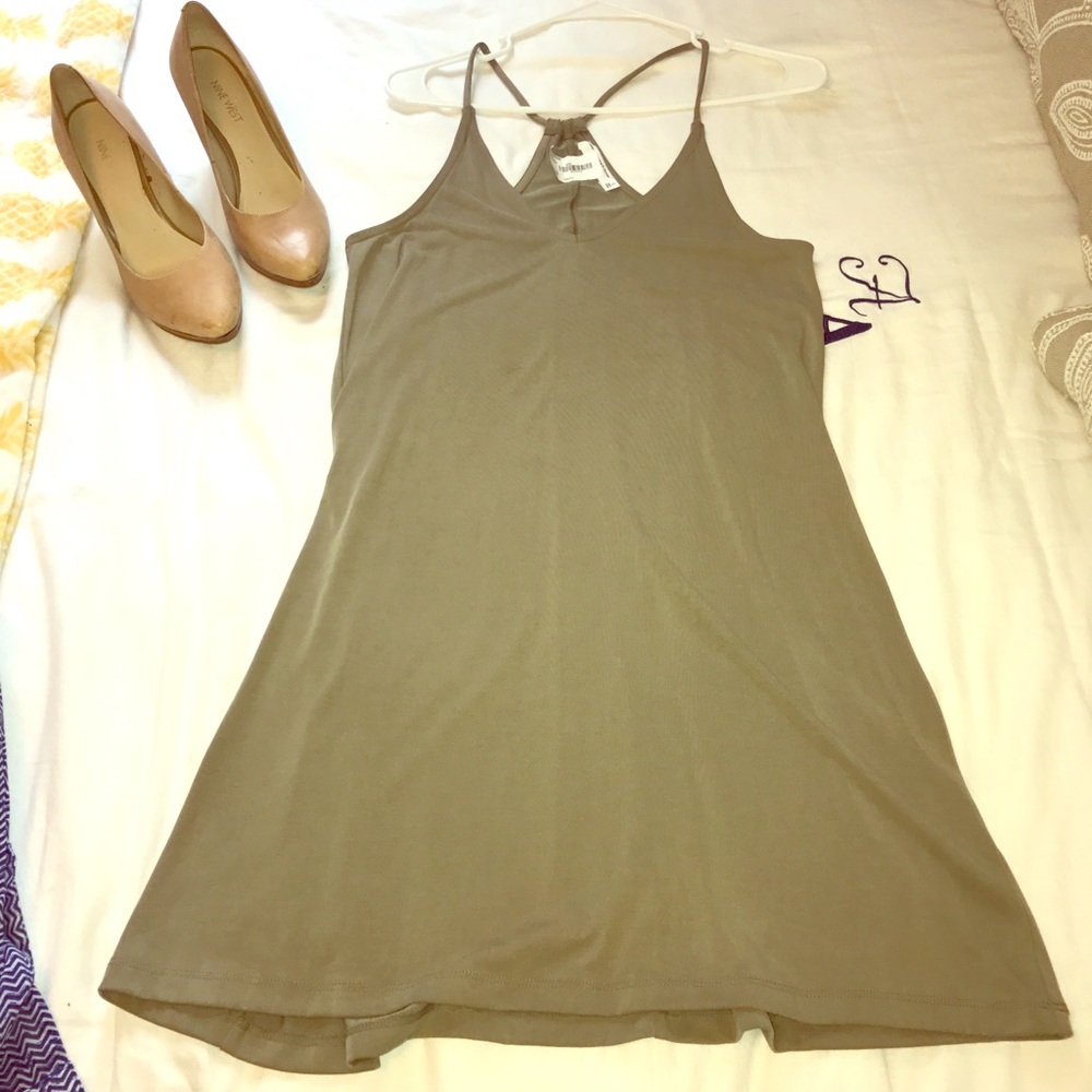 ❌sold!❌ NWT Green Cami Dress
