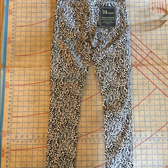 NWT J. Crew midrise toothpick fern print jean  24 - Picture 5 of 6