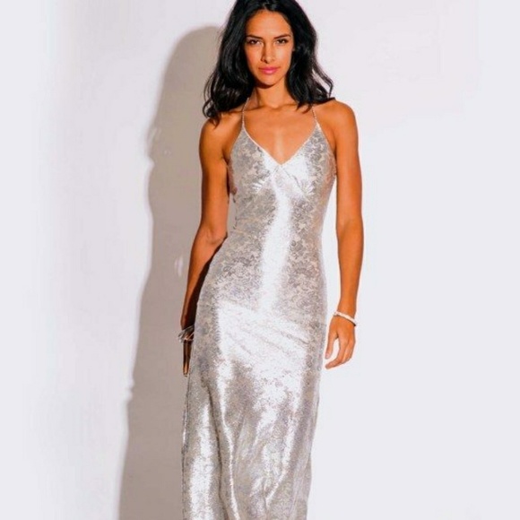 LIGHT SILVER METALLIC FORMAL EVENING DRESS - Picture 1 of 5