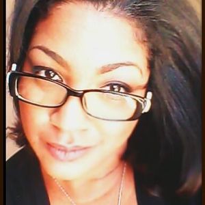 Meet your Posher, Deanna