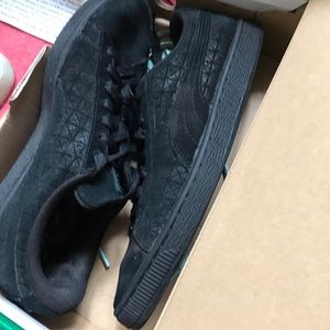 black puma size 8