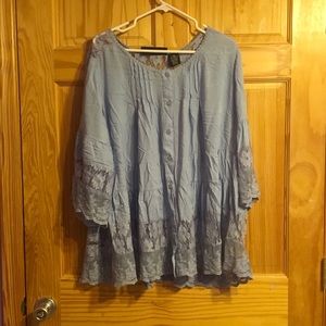WOMANS LACE BLOUSE
