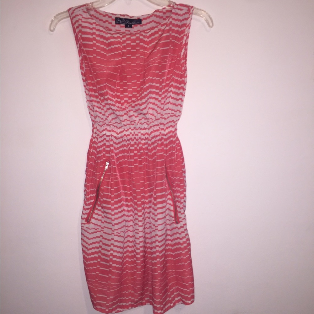 Casual dress with pockets