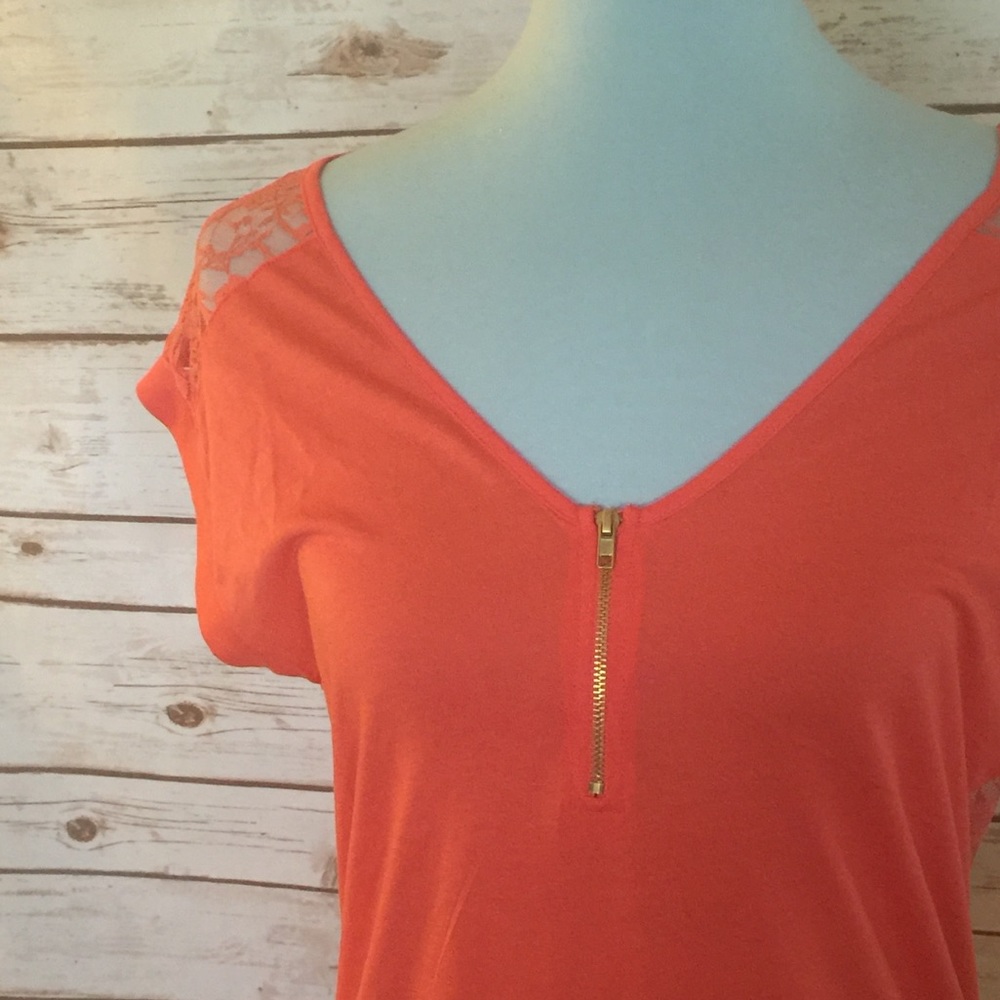 📦Coral and Lace Top