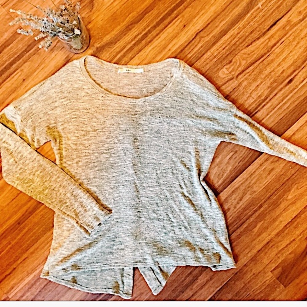 Hi-lo Gibson Sweater Button down the Back