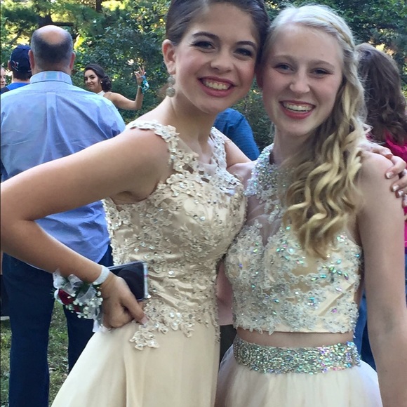 Homecoming / Short Dress - Picture 2 of 4