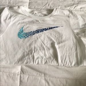 Nike tshirt