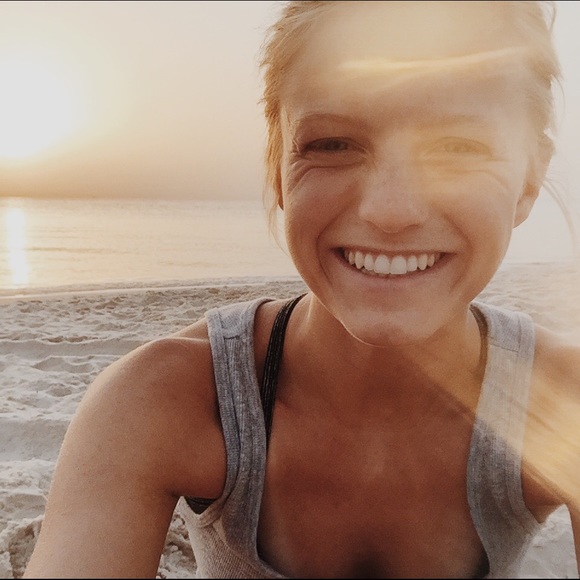 Meet your Posher, Abigail - Picture 1 of 1