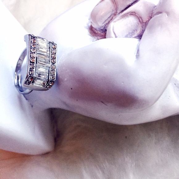 . {GATSBY} Crystal bar ring o/s - Picture 1 of 8