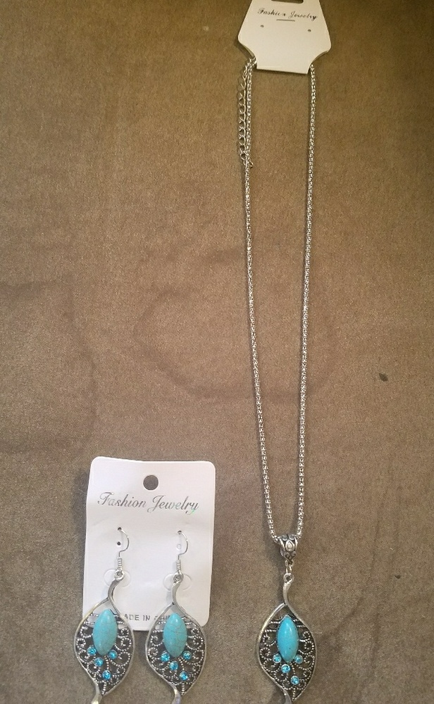 Turquoise silver necklace and earring set