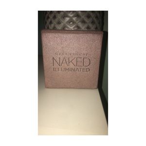 Urban decay // NAKED ILLUMINATED highlighter