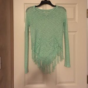 4 long sleeve shirts.