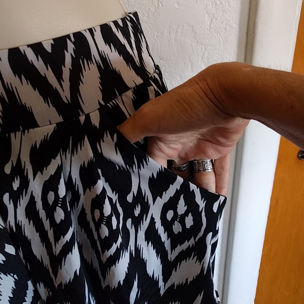 Eye Candy Tapered Pants - Picture 2 of 3