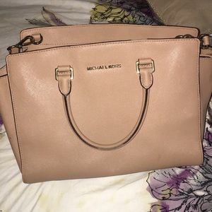 Michael Kors Selma Bag