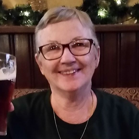 Meet your Posher, Lois - Picture 1 of 1