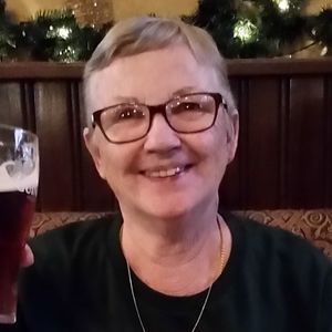 Meet your Posher, Lois