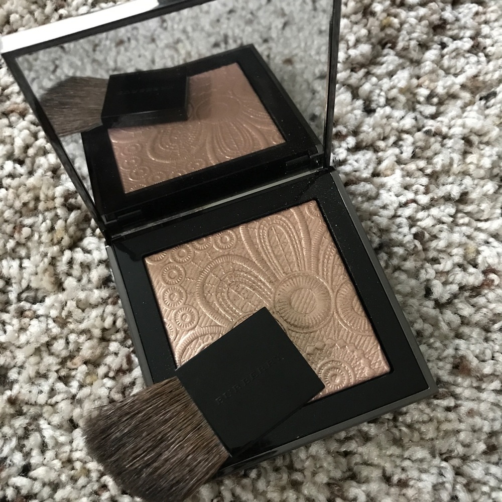 Burberry fresh glow highlighter