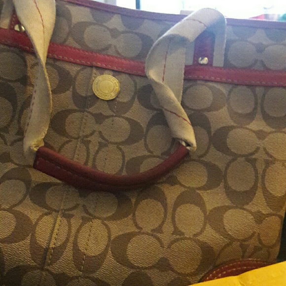 Coach - Picture 3 of 3