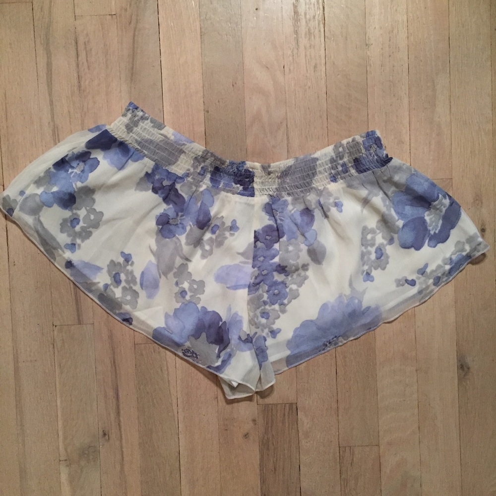 BNWT flower flowy shorts from Tobi
