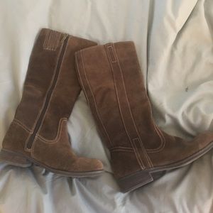 GUESS brown suede riding boots