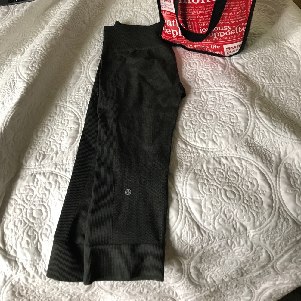 Lululemon Seamless Crop Leggings in Dark Olive