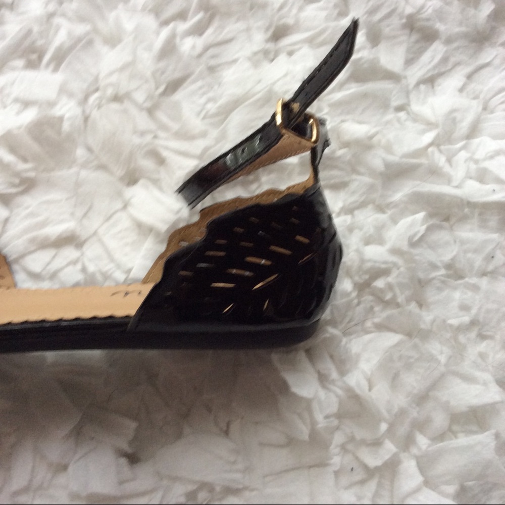 NWOT Machi Sandals - Picture 4 of 6
