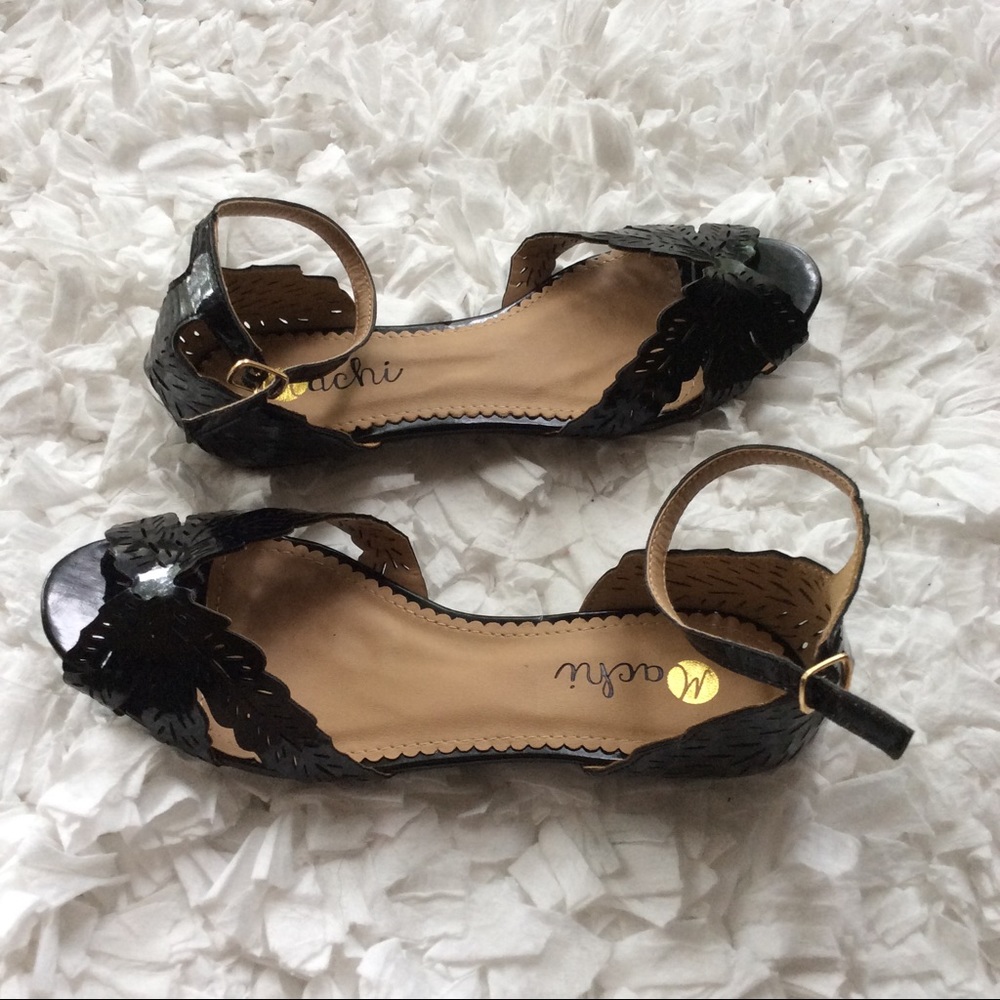 NWOT Machi Sandals - Picture 5 of 6