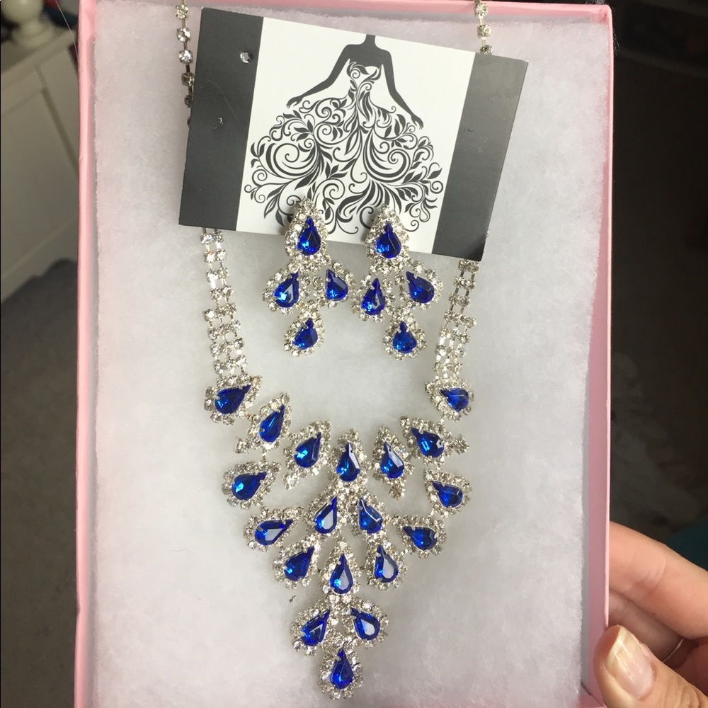 Teardrop Formal Necklace Set