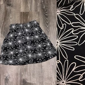 Black & White Stretchy Floral A-line Midi Skirt Sm