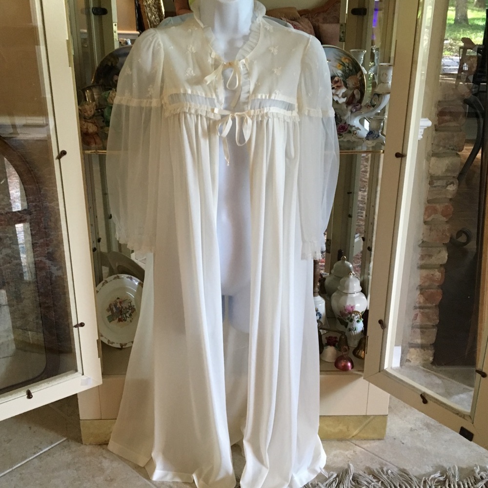 VINTAGE BLUE SWAN IVORY 195O'S NYLON PEGNOIR GOWN - Picture 2 of 8
