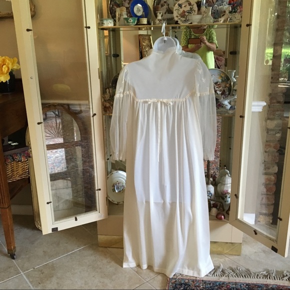 VINTAGE BLUE SWAN IVORY 195O'S NYLON PEGNOIR GOWN - Picture 5 of 8