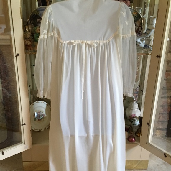 VINTAGE BLUE SWAN IVORY 195O'S NYLON PEGNOIR GOWN - Picture 8 of 8